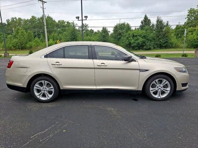 2017 Ford Taurus SE