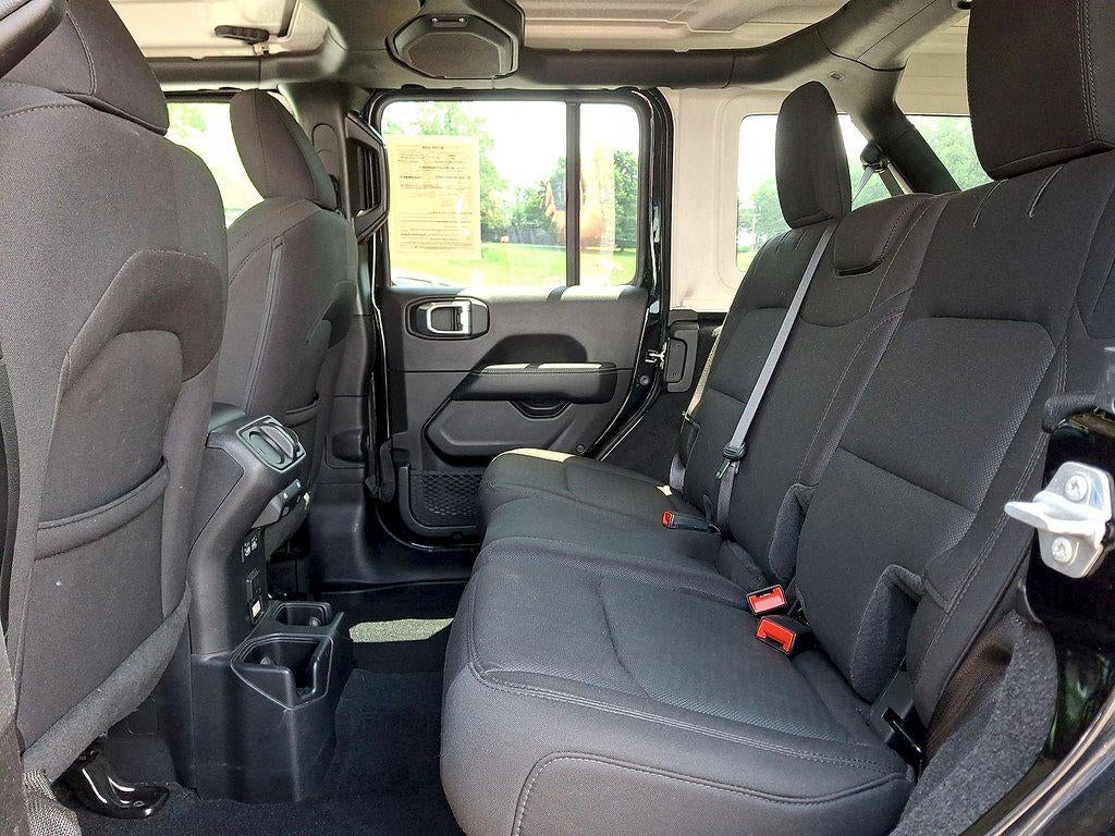 2023 Jeep Wrangler 4-Door Sahara 4x4