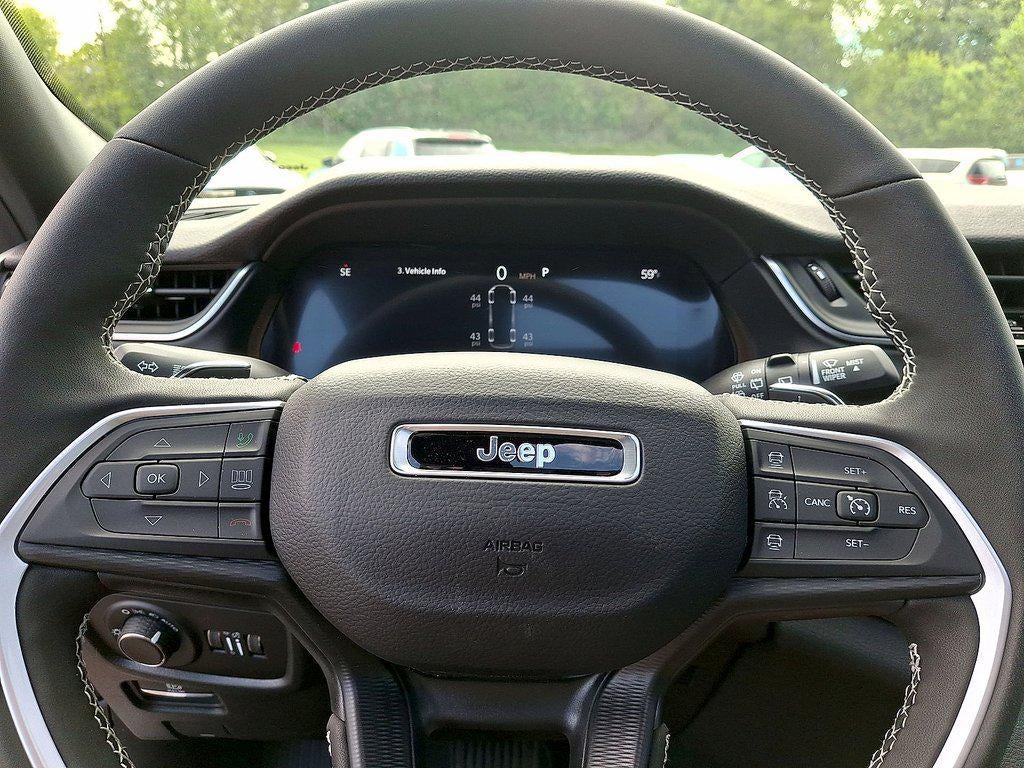 2026 Jeep Grand Cherokee GRAND CHEROKEE L LAREDO X 4X4