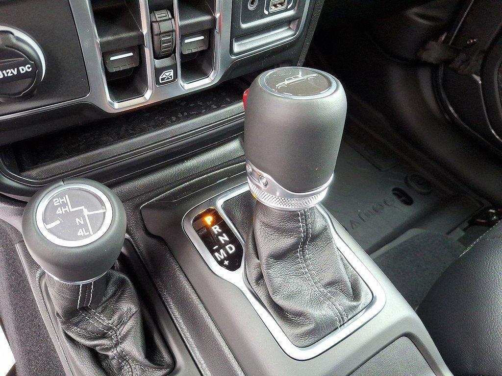 2026 Jeep Gladiator GLADIATOR SAHARA 4X4