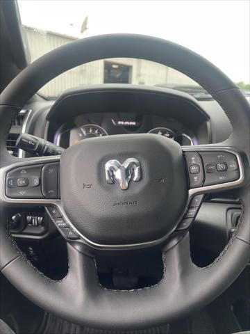 2025 RAM Ram 1500 RAM 1500 BIG HORN CREW CAB 4X4 5'7' BOX