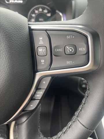 2025 RAM Ram 1500 RAM 1500 BIG HORN CREW CAB 4X4 5'7' BOX