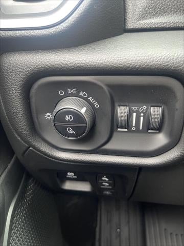 2025 RAM Ram 1500 RAM 1500 BIG HORN CREW CAB 4X4 5'7' BOX