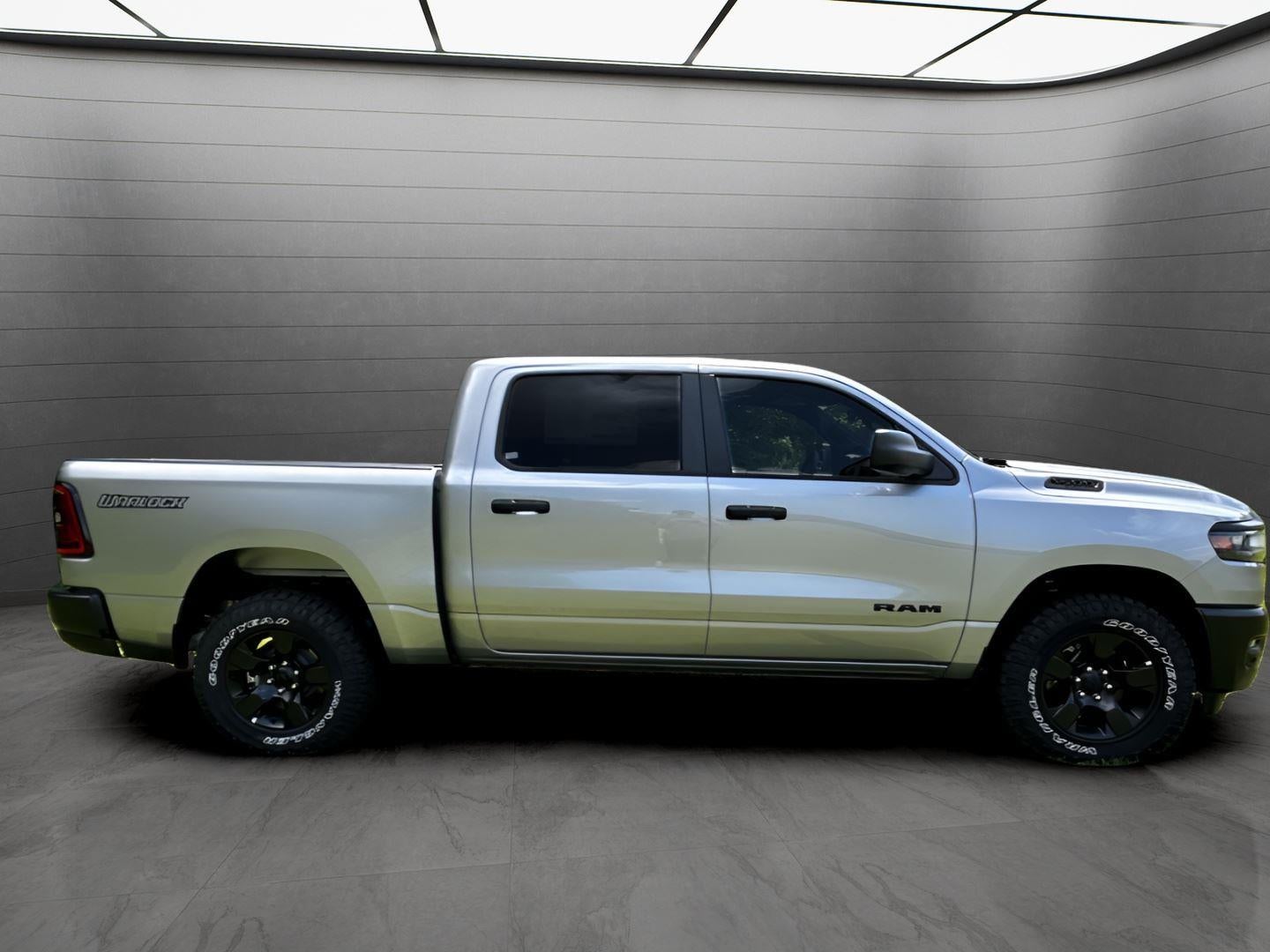 2025 RAM Ram 1500 RAM 1500 WARLOCK CREW CAB 4X4 5'7' BOX