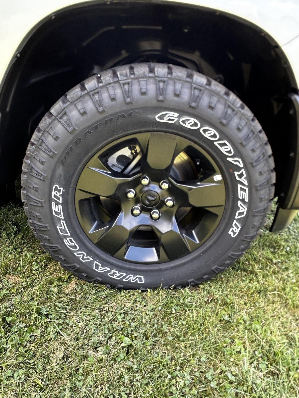 2025 RAM Ram 1500 RAM 1500 WARLOCK CREW CAB 4X4 5'7' BOX