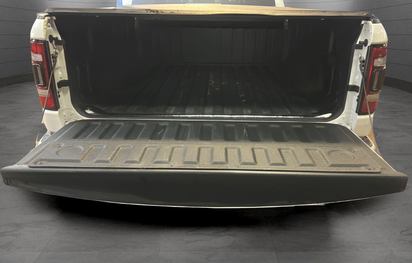 2022 RAM 1500 Limited Crew Cab 4x4 5'7' Box