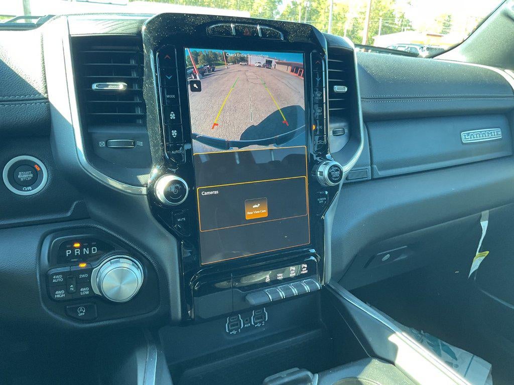 2023 RAM 1500 Laramie Crew Cab 4x4 5'7' Box