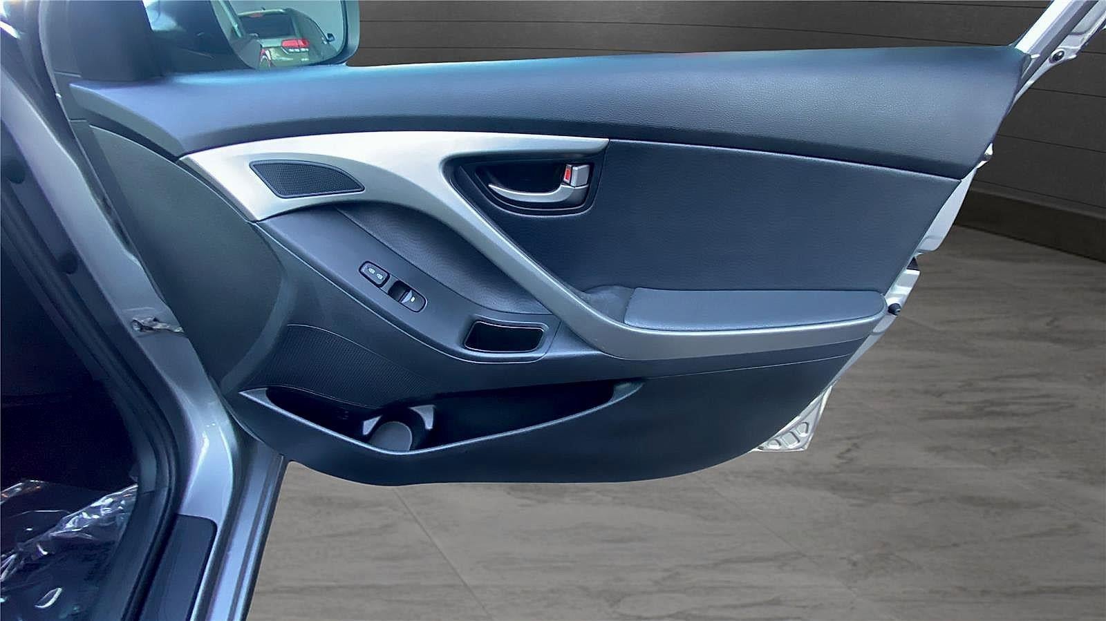 2011 Hyundai Elantra Limited (Ulsan Plant)