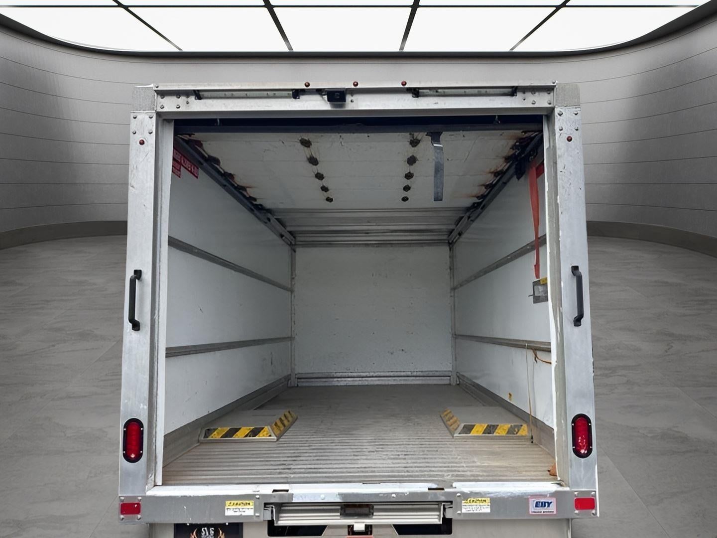 2019 Ford Transit Chassis T-350 DRW 156" WB 9950 GVWR