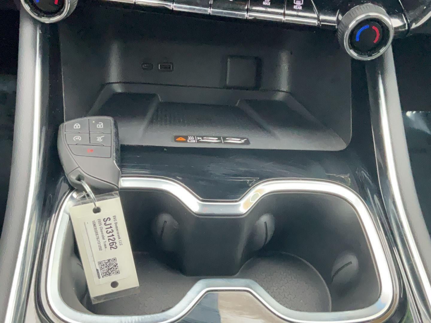 2025 Chevrolet Traverse FWD LT