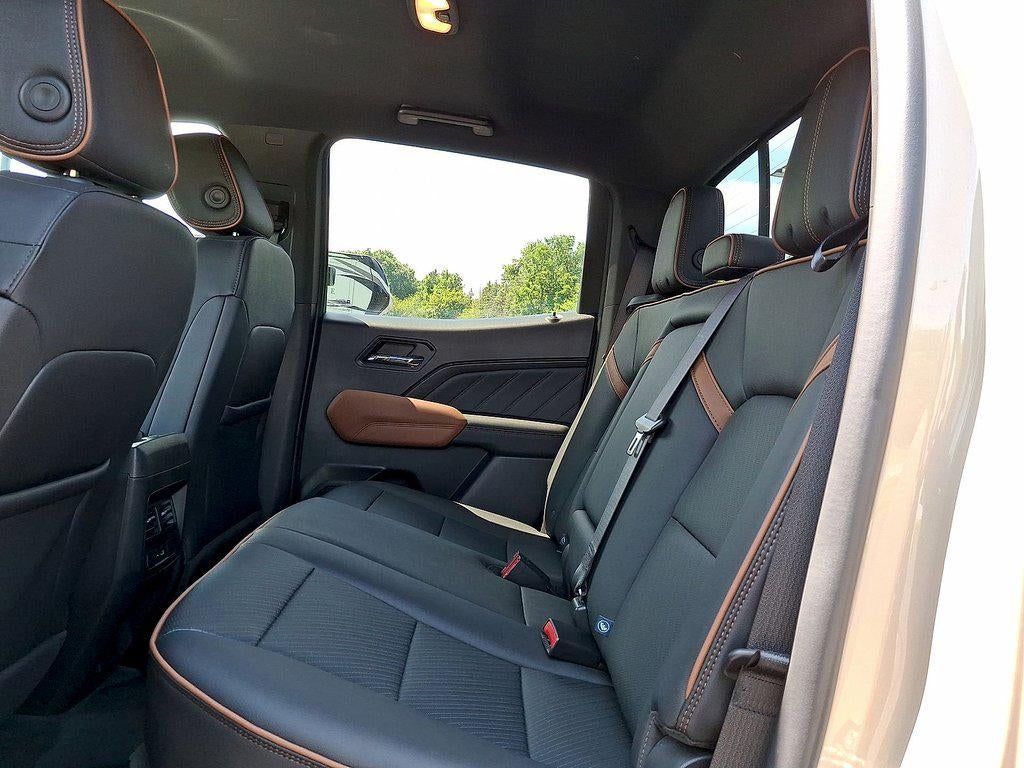 2023 GMC Canyon 4WD Crew Cab AT4