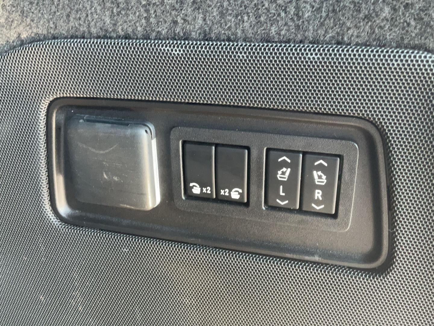 2022 Cadillac Escalade ESV Premium Luxury