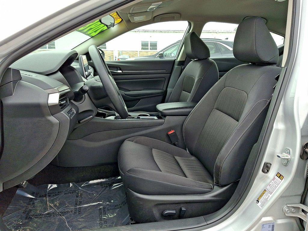 2024 Nissan Altima 2.5 SV Sedan
