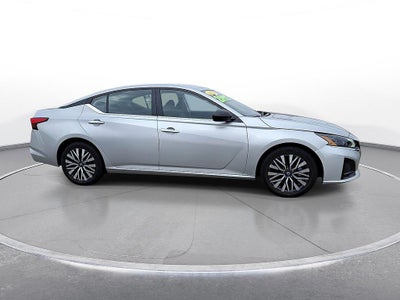 2024 Nissan Altima 2.5 SV Sedan