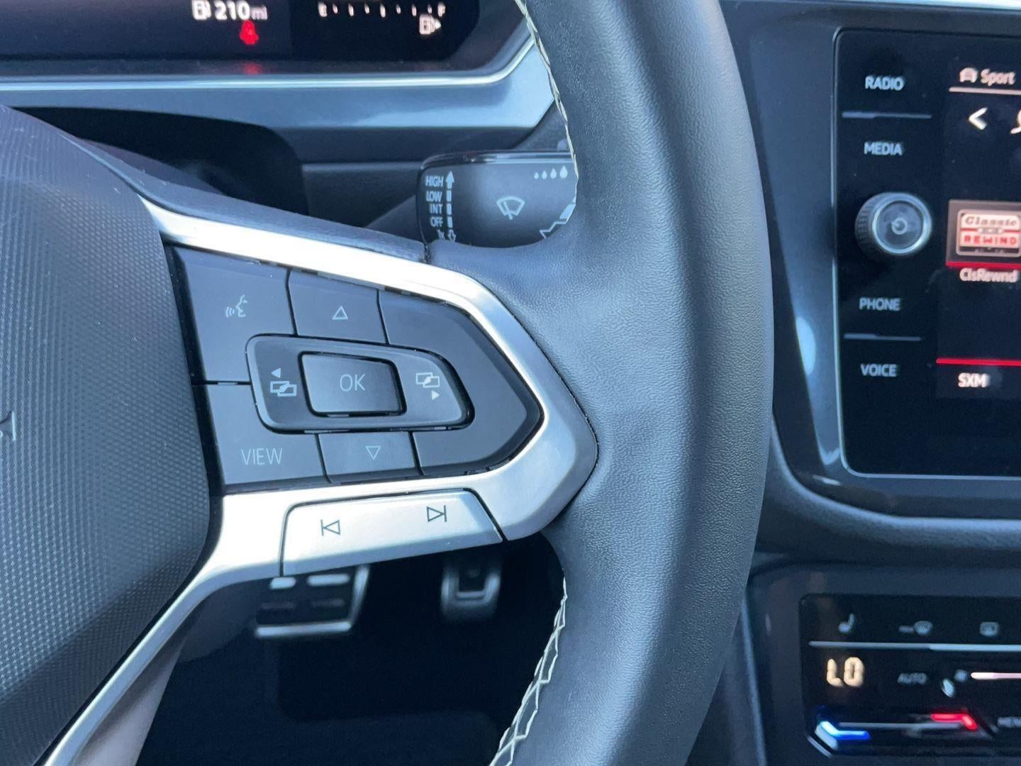 2023 Volkswagen Tiguan SE R-Line Black