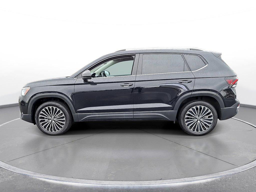 2025 Volkswagen Taos SE FWD