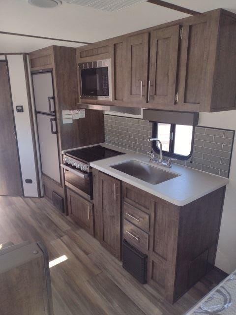 2022 Riverside RV Retro 211