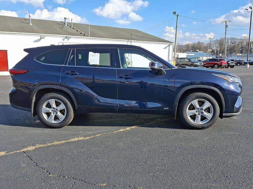 2022 Toyota Highlander Hybrid LE AWD (Natl)