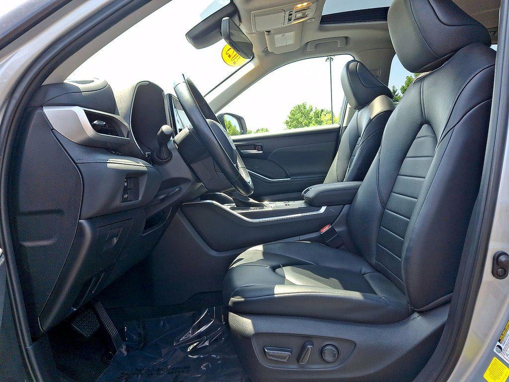 2023 Toyota Highlander Hybrid XLE AWD (Natl)