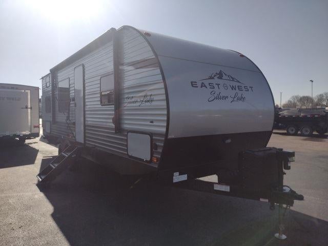 2021 East to West SILVER LAKE 27KNS Base