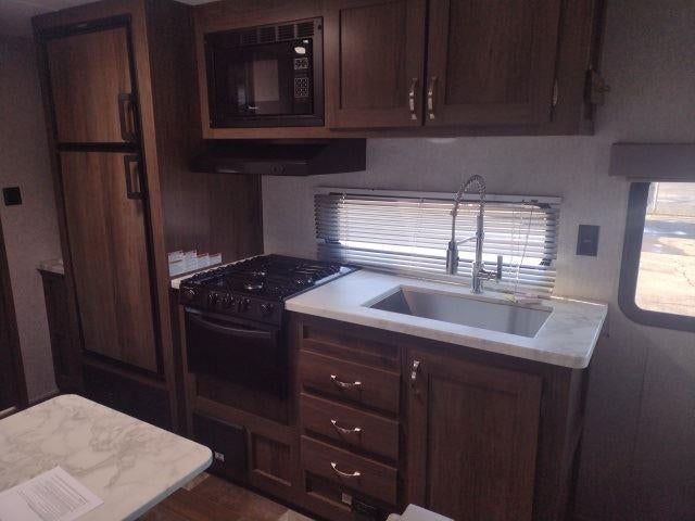 2021 East to West SILVER LAKE 27KNS Base