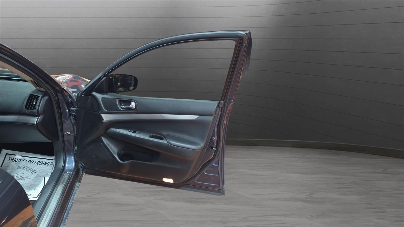 2012 INFINITI G37 Sedan x