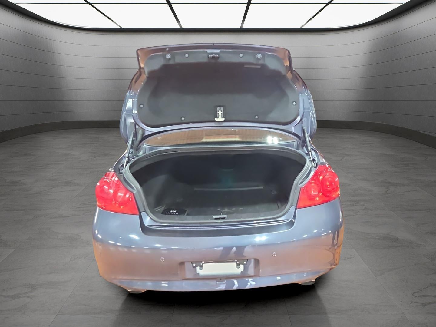 2012 INFINITI G37 Sedan x