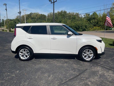 2024 Kia Soul LX IVT