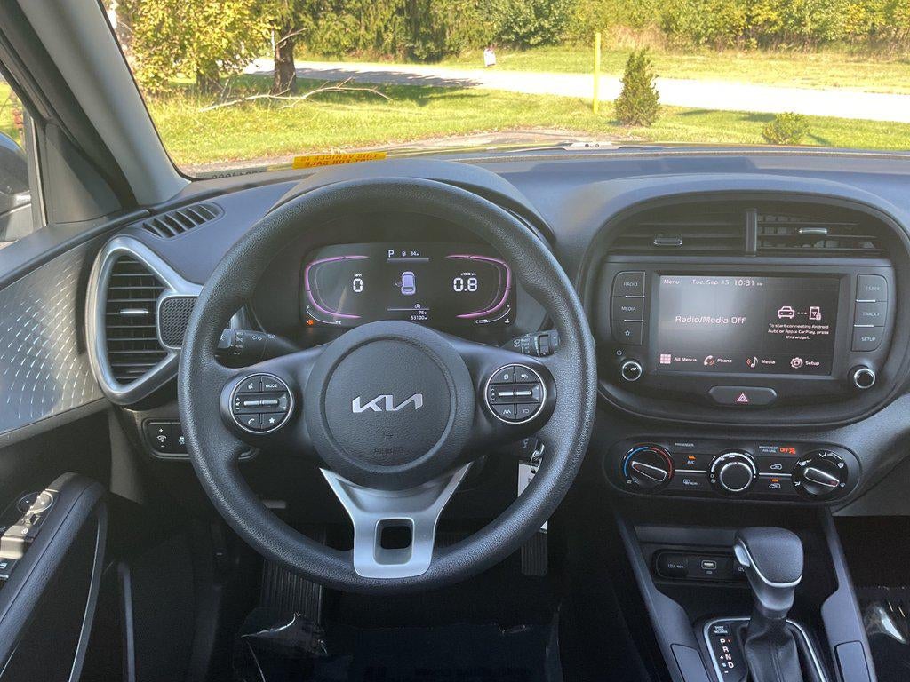 2024 Kia Soul LX IVT