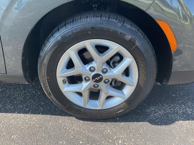 2024 Kia Soul LX IVT