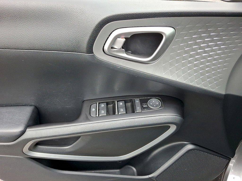 2023 Kia Soul LX IVT