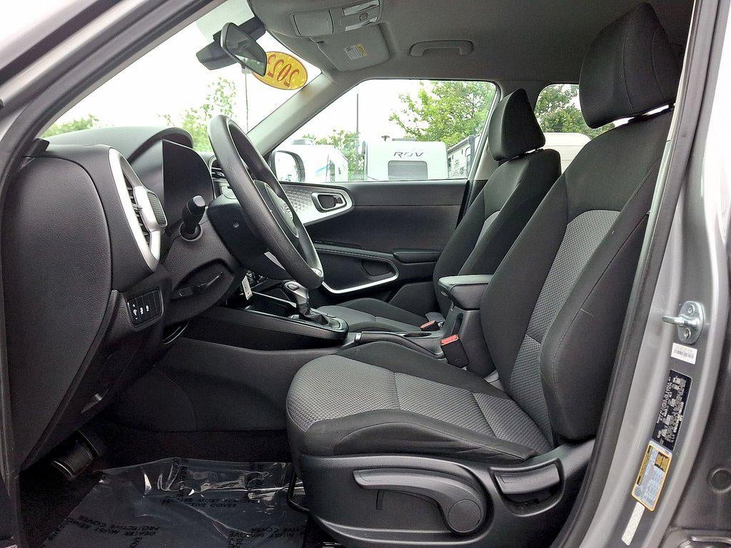 2023 Kia Soul LX IVT