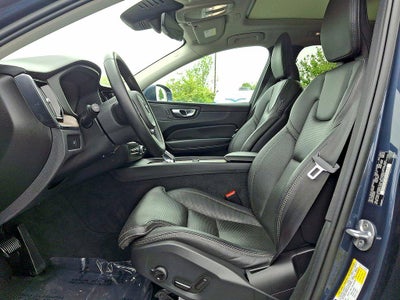 2023 Volvo XC60 B6 Ultimate Bright Theme