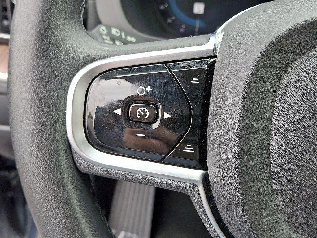 2023 Volvo XC60 B6 Ultimate Bright Theme
