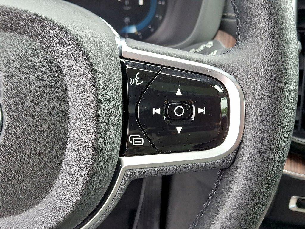 2023 Volvo XC60 B6 Ultimate Bright Theme