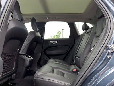 2023 Volvo XC60 B6 Ultimate Bright Theme