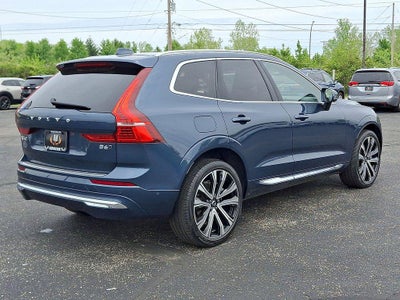 2023 Volvo XC60 B6 Ultimate Bright Theme