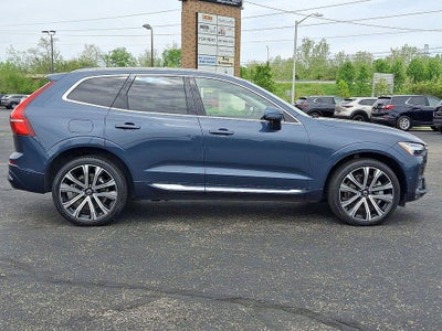 2023 Volvo XC60 B6 Ultimate Bright Theme