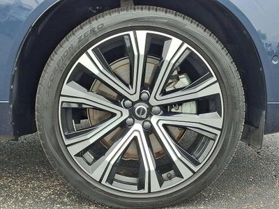 2023 Volvo XC60 B6 Ultimate Bright Theme