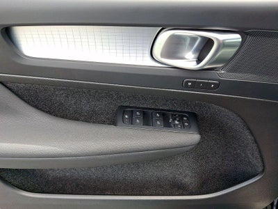 2024 Volvo Xc40 B5 AWD Core Bright Theme