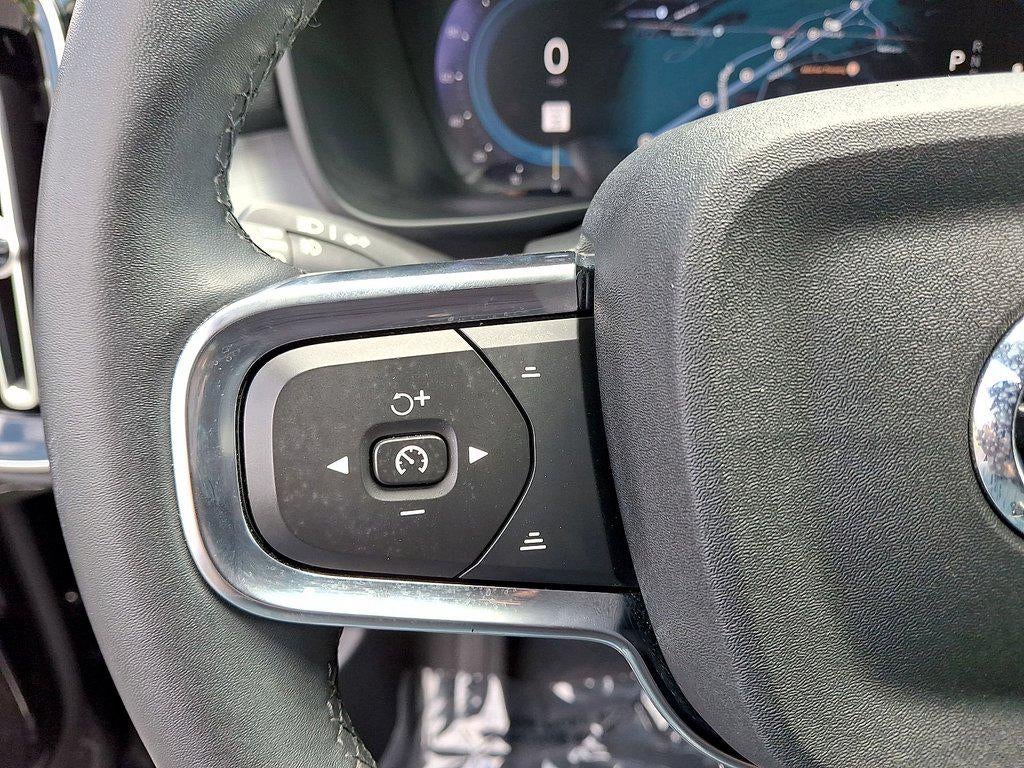 2024 Volvo Xc40 B5 AWD Core Bright Theme