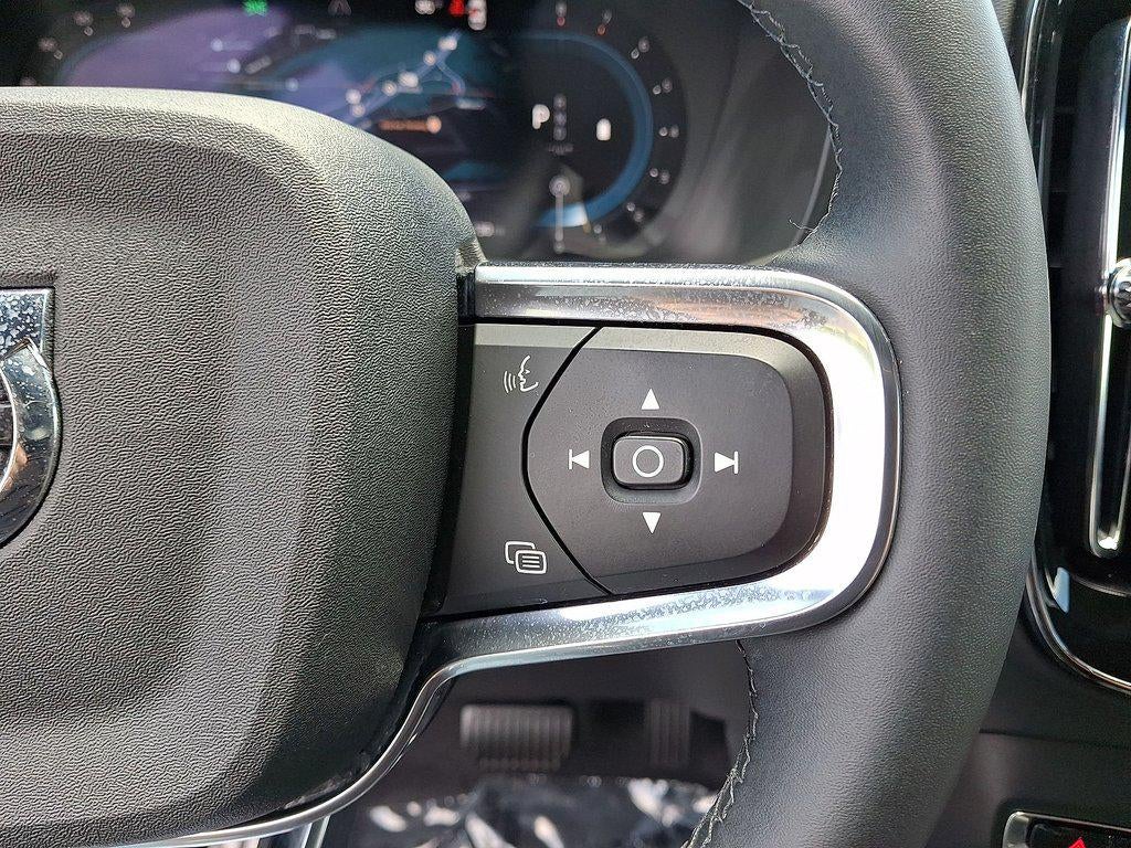 2024 Volvo Xc40 B5 AWD Core Bright Theme