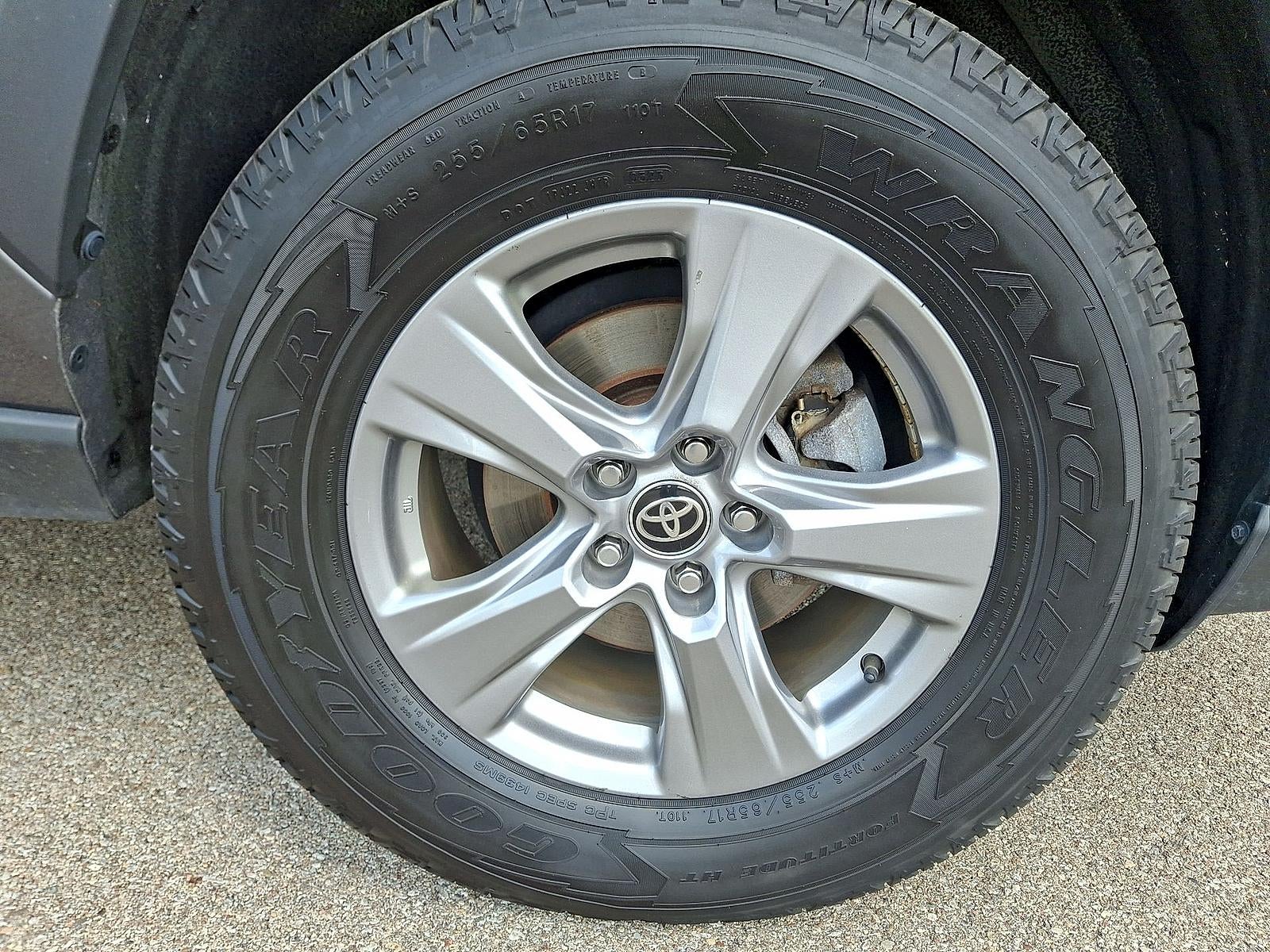 2023 Toyota RAV4 Hybrid XLE