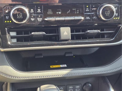 2025 Toyota Highlander Hybrid Platinum