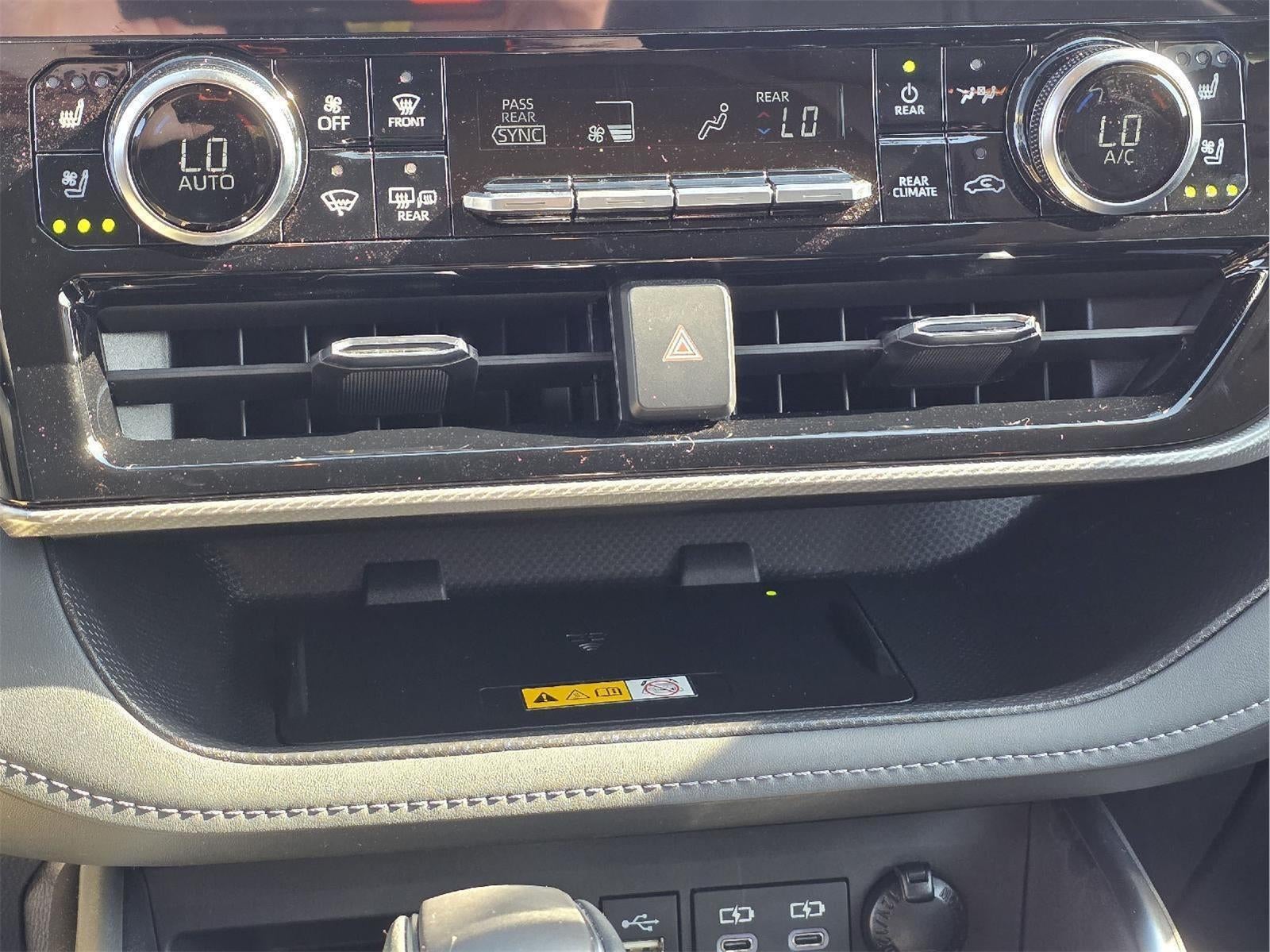 2025 Toyota Highlander Hybrid Platinum