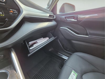 2025 Toyota Highlander Hybrid Platinum