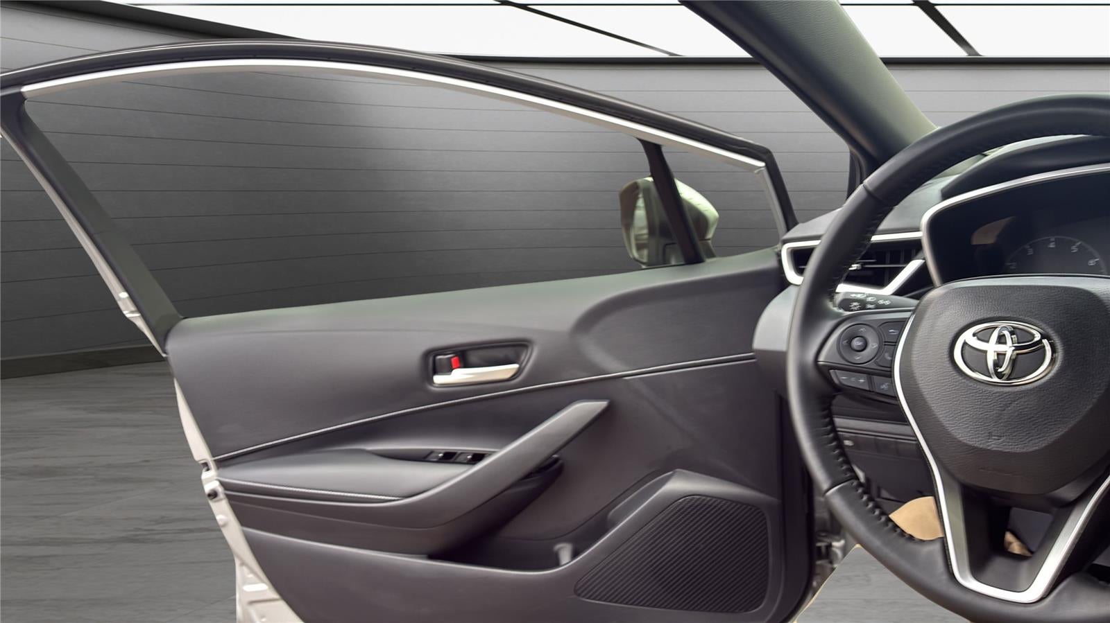 2025 Toyota Corolla Hatchback SE