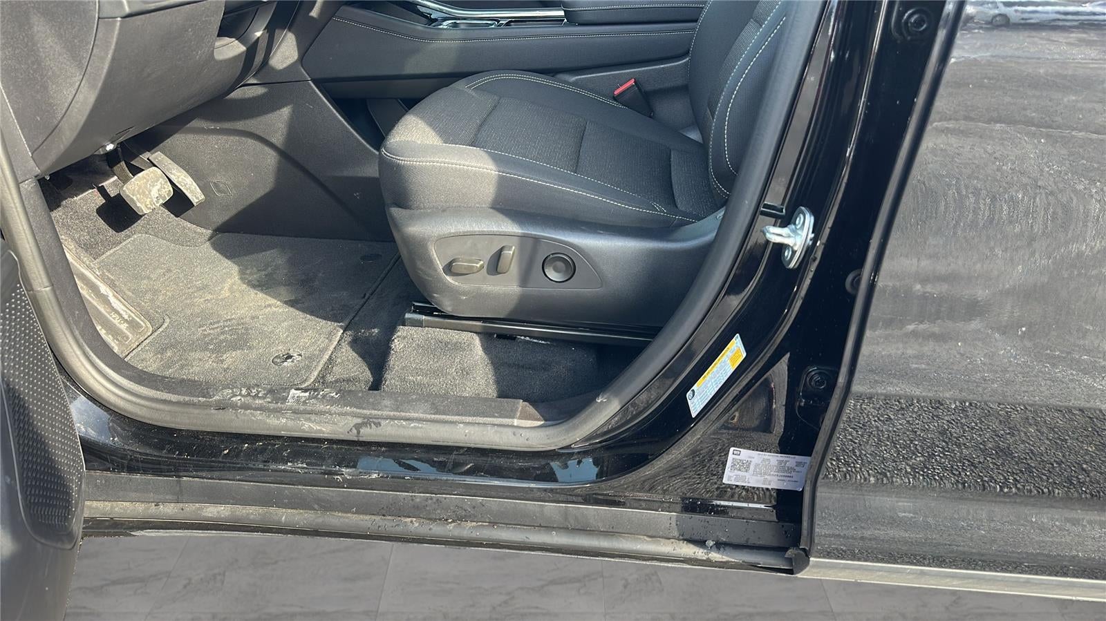 2025 Chevrolet Traverse FWD LT