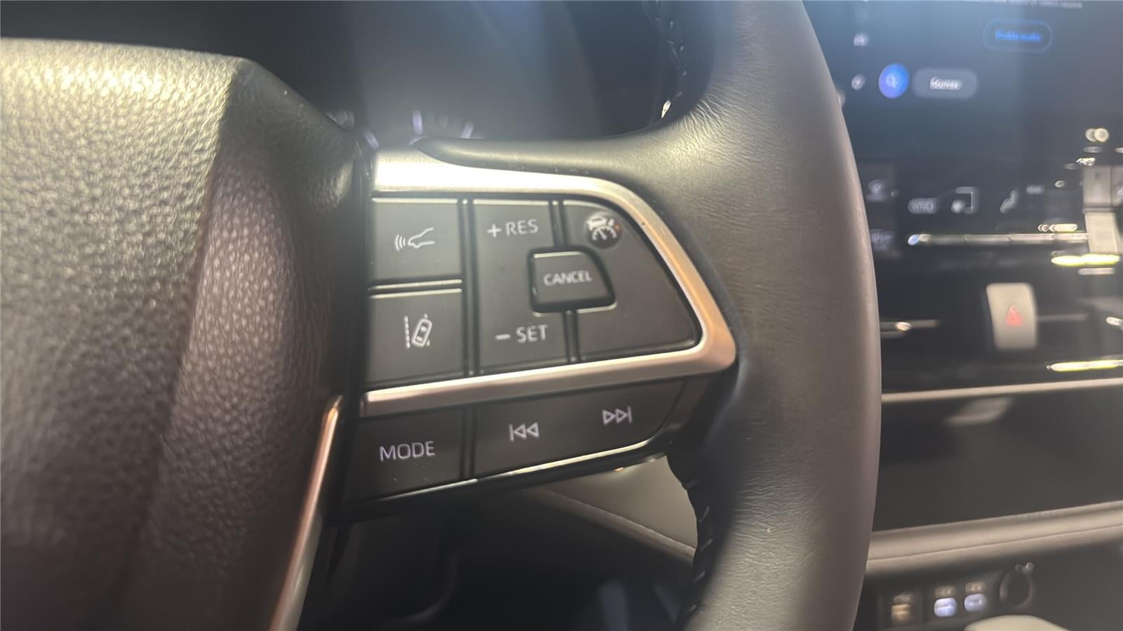 2023 Toyota Highlander Hybrid LE