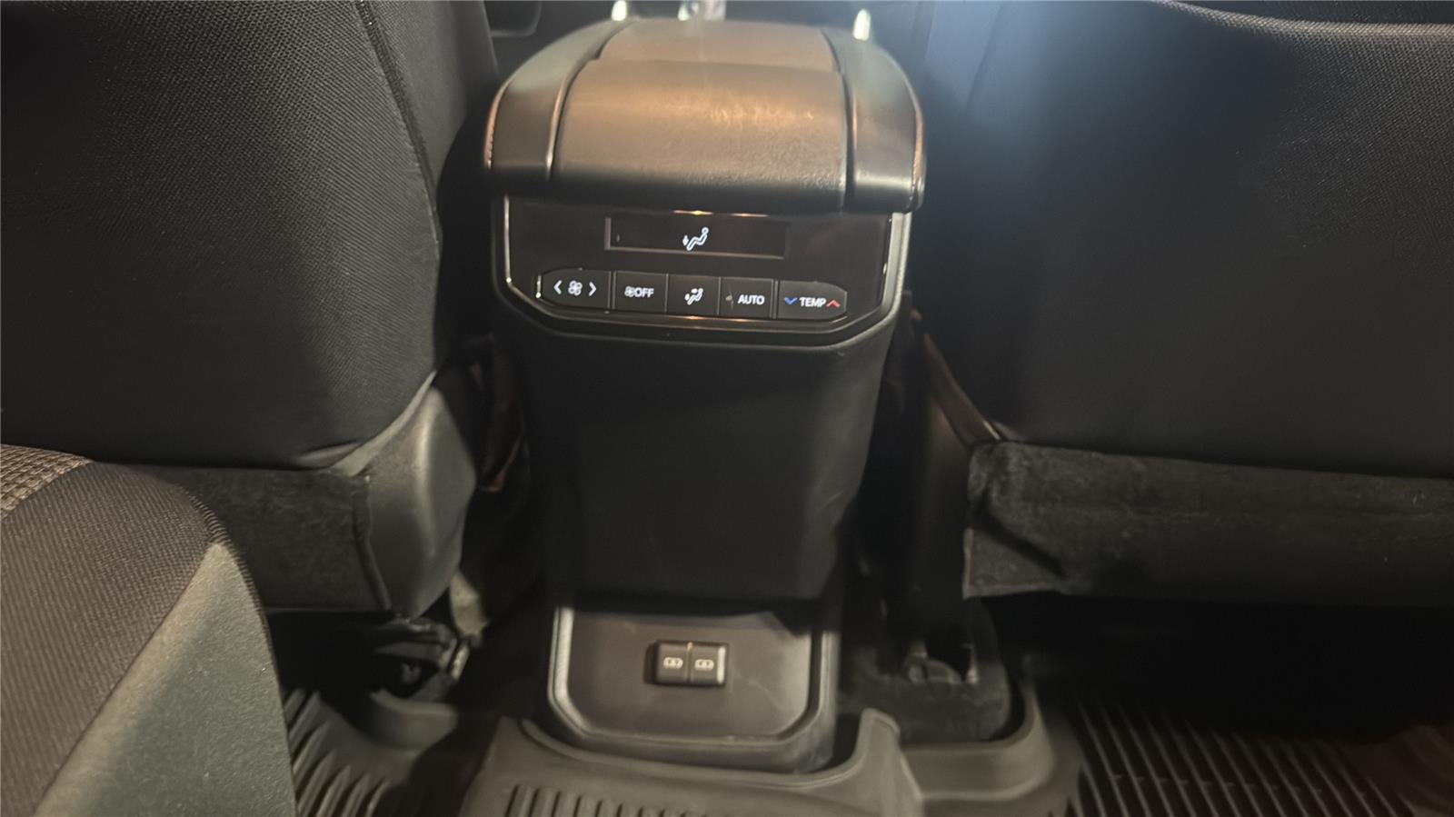 2023 Toyota Highlander Hybrid LE